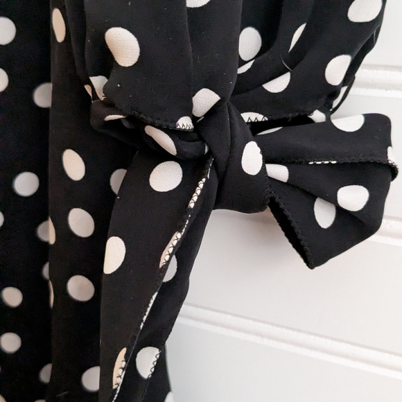 Dolce & Gabbana Black And White Polka Dot Silk Short Sleeve Blouse(10)46 - Picture 5 of 9